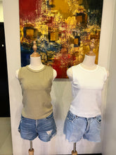 Load image into Gallery viewer, Stacy soft knit top