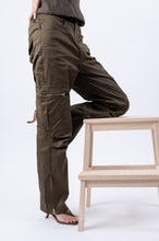 Load image into Gallery viewer, The Curve in Olive