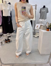 Load image into Gallery viewer, Kirk Barrel Jeans
