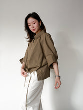 Load image into Gallery viewer, Dina button down top
