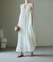 Load image into Gallery viewer, Kitty pleated maxi dress
