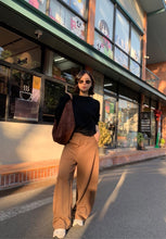 Load image into Gallery viewer, Anita barrel pants
