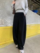 Load image into Gallery viewer, Anita barrel pants
