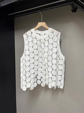 Load image into Gallery viewer, Cyril lace top

