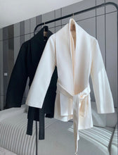 Load image into Gallery viewer, Berlin coat
