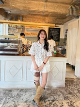 Load image into Gallery viewer, Andi floral linen top
