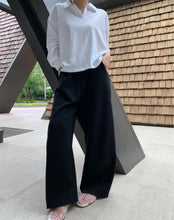 Load image into Gallery viewer, Anita barrel pants
