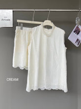 Load image into Gallery viewer, Austin eyelet set
