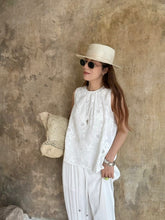 Load image into Gallery viewer, Johnny eyelet top
