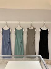 Load image into Gallery viewer, Harry dress
