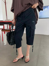 Load image into Gallery viewer, Emily cargo capri pants
