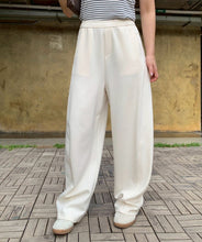 Load image into Gallery viewer, Anita barrel pants
