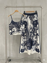 Load image into Gallery viewer, Tiffany printed set
