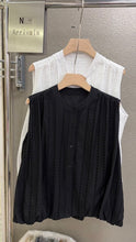 Load image into Gallery viewer, Cara eyelet top

