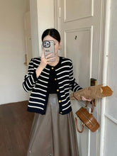 Load image into Gallery viewer, Kevin cardigan
