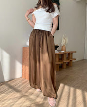 Load image into Gallery viewer, Pamela harem satin pants
