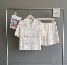 Load image into Gallery viewer, Laurel eyelet set
