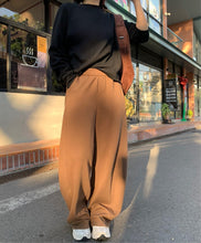 Load image into Gallery viewer, Anita barrel pants
