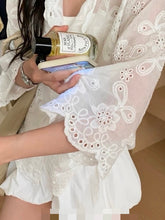 Load image into Gallery viewer, Amber lace top
