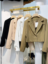 Load image into Gallery viewer, Erica semi cropped jacket
