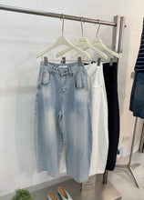 Load image into Gallery viewer, Kirk Barrel Jeans
