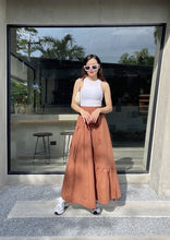 Load image into Gallery viewer, Leslie Skirt
