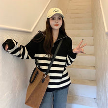 Load image into Gallery viewer, Solenn Sweater
