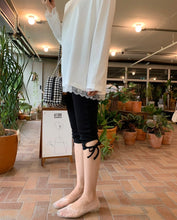 Load image into Gallery viewer, Bella Tie Capri Pants
