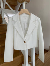 Load image into Gallery viewer, Erica semi cropped jacket
