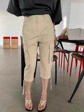 Load image into Gallery viewer, Emily cargo capri pants
