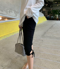 Load image into Gallery viewer, Bella Tie Capri Pants
