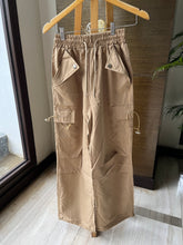 Load image into Gallery viewer, Sylvia Cargo Pants
