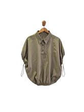 Load image into Gallery viewer, Fuji collared top
