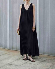 Load image into Gallery viewer, Kitty pleated maxi dress
