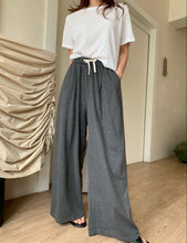 Load image into Gallery viewer, Olivia wide legged pants
