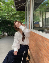 Load image into Gallery viewer, Louise top
