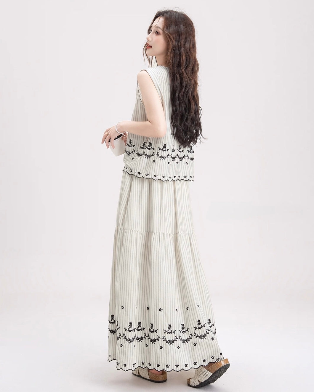 Elaine set