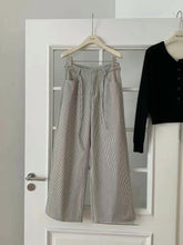 Load image into Gallery viewer, Betty striped pants
