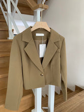 Load image into Gallery viewer, Erica semi cropped jacket
