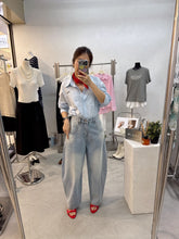 Load image into Gallery viewer, Kirk Barrel Jeans
