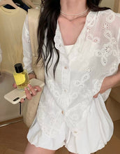 Load image into Gallery viewer, Amber lace top
