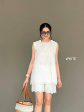 Load image into Gallery viewer, Austin eyelet set
