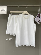 Load image into Gallery viewer, Austin eyelet set
