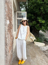 Load image into Gallery viewer, Johnny eyelet top

