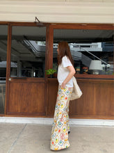 Load image into Gallery viewer, Kendra printed pants
