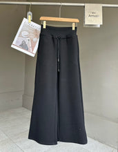 Load image into Gallery viewer, Farrah cotton pants
