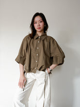Load image into Gallery viewer, Dina button down top
