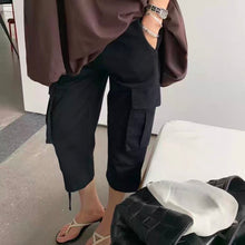 Load image into Gallery viewer, Emily cargo capri pants
