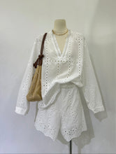 Load image into Gallery viewer, Kiara eyelet set

