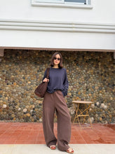 Load image into Gallery viewer, Anita barrel pants
